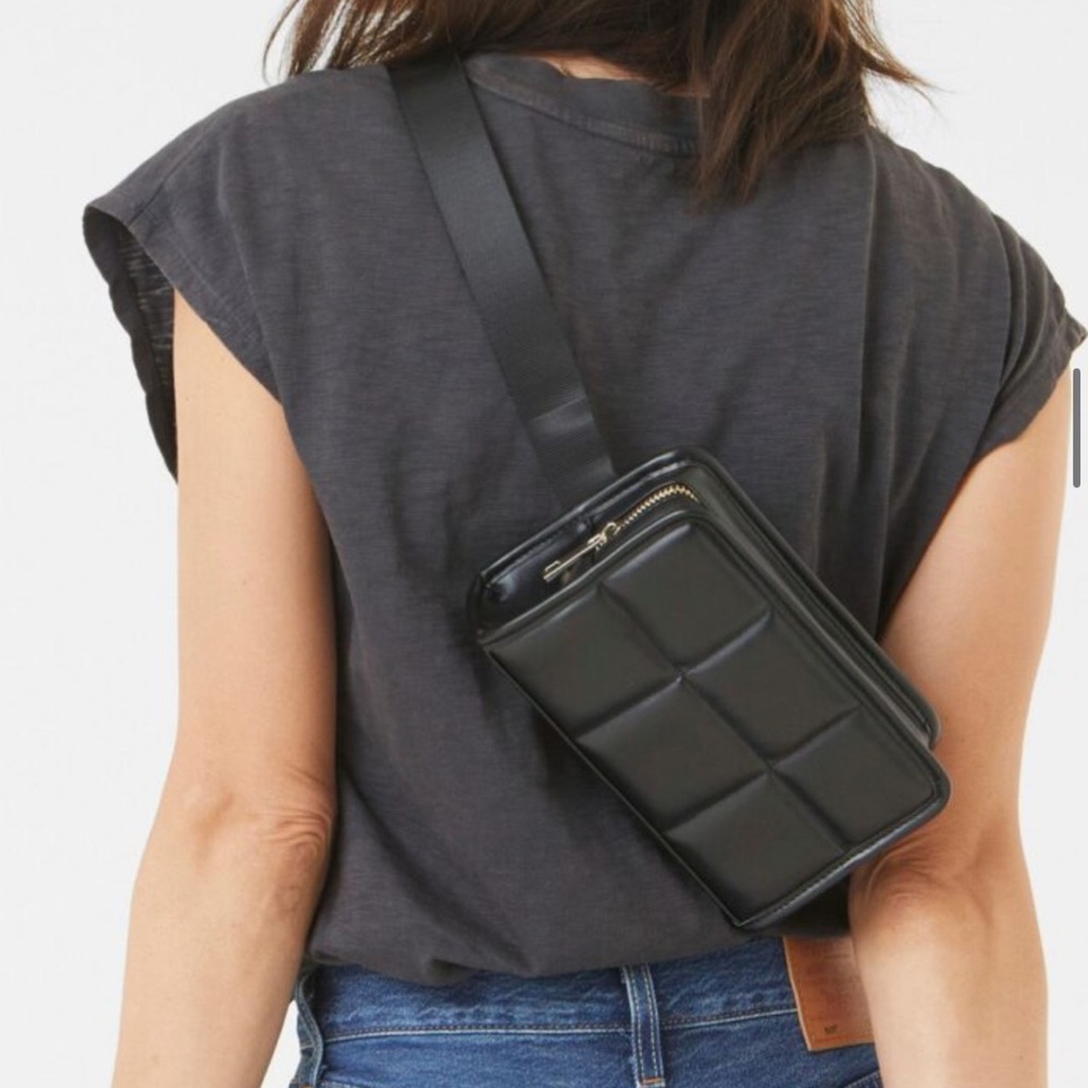 AMANDA UPRICHARD Black Quilted Belt Bag